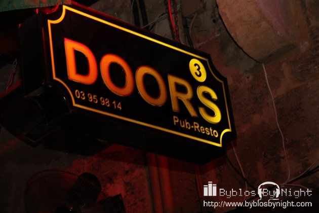 Weekend at 3 Doors Pub, Byblos